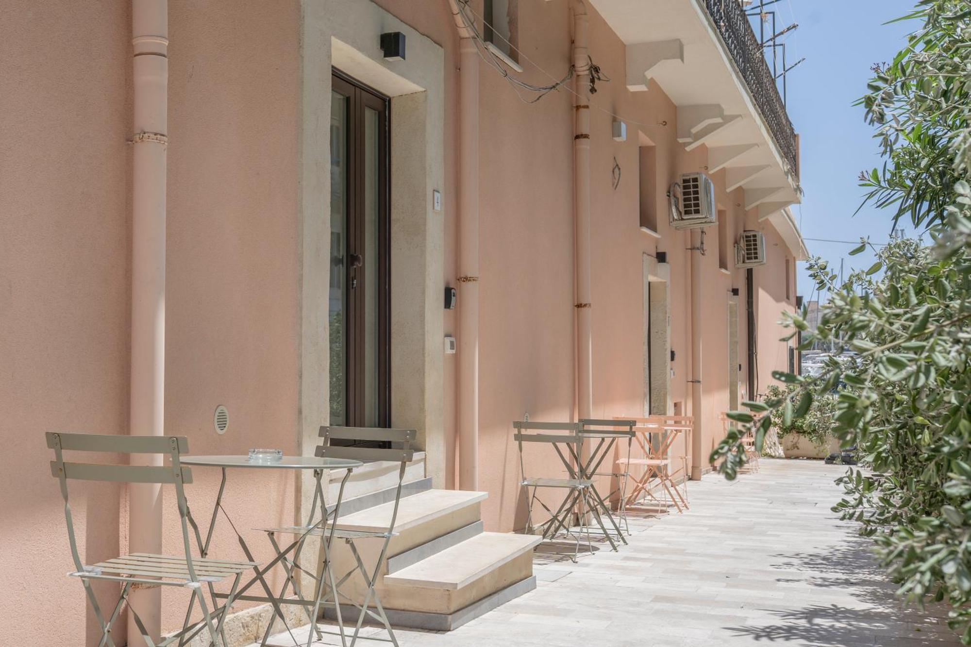 סירקוזה Eos - Elegants Apartments & Suites מראה חיצוני תמונה